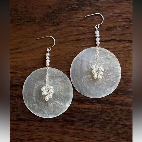 Shell Drop Earrings S1024 - Picture 1 of 4